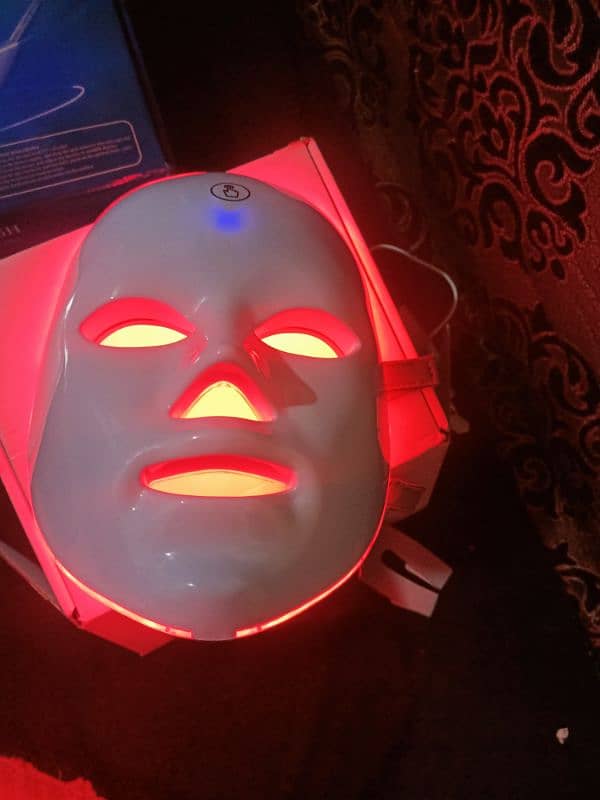 LED mask and high frequency electrodes 1