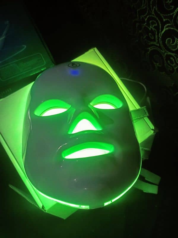 LED mask and high frequency electrodes 6