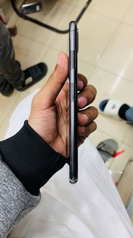 XS Max 4