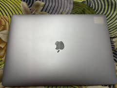 MacBook Pro, 15-inch 2017, 16GB RAM , 500GB HARD, touchbar, Fingerlock