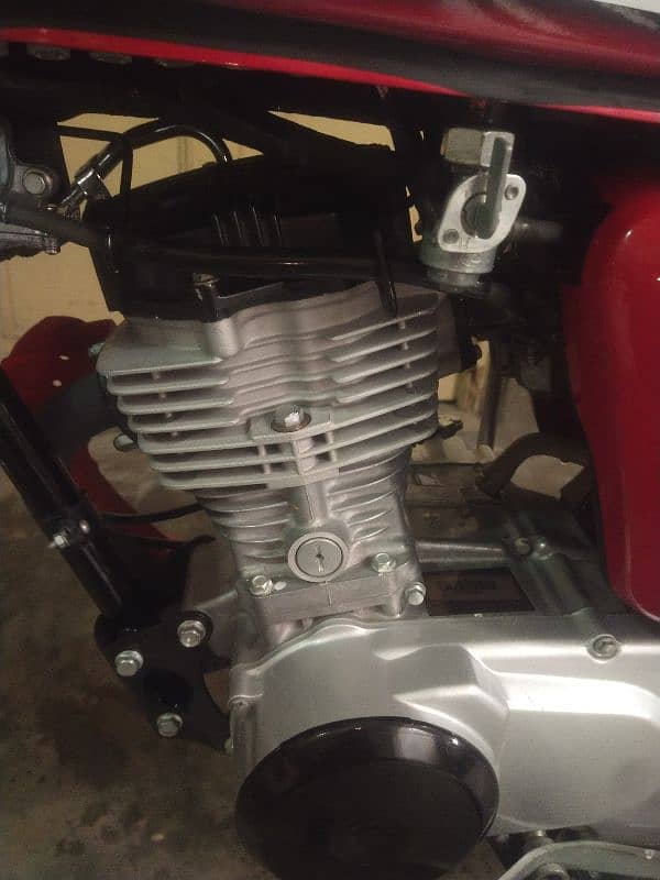 Honda Cg125 Just 5500km drive applied for 4