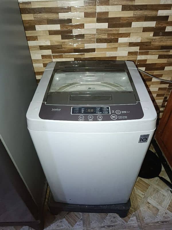 LG Washing machine in good condition under warranty. 1