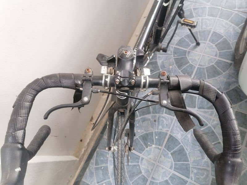 Black Colour aluminium Road Bicycle 1