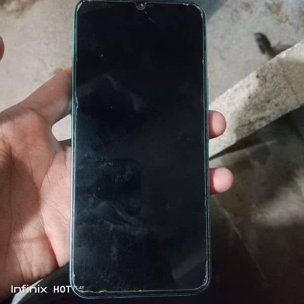 Tecno spark 8c 2