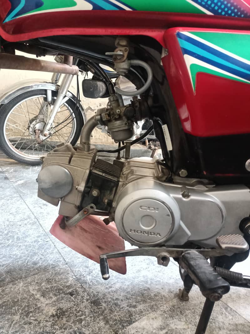 Honda CD 70 2018 4