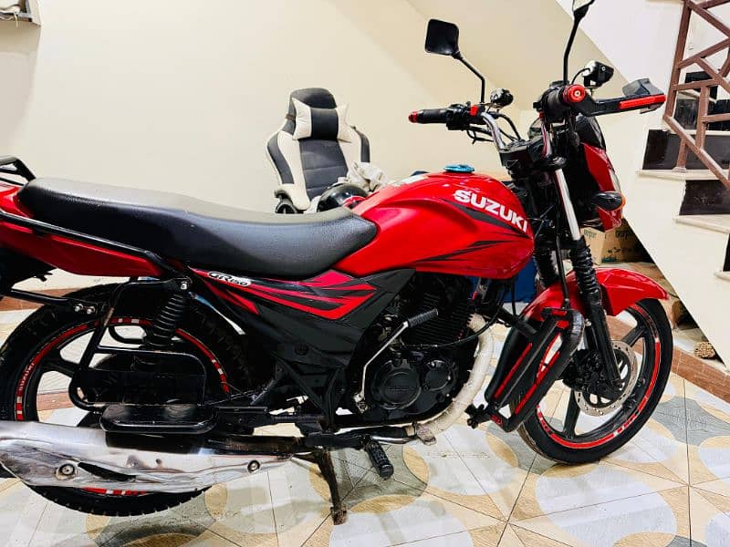 Suzuki GR - 150 2