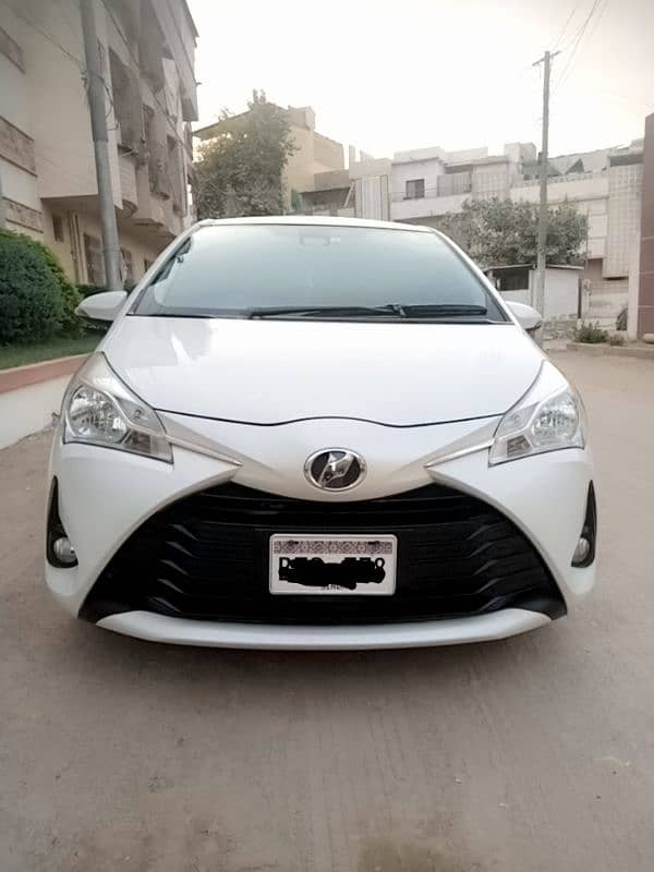 TOYOTA VITZ PEARL WHITE TOP OF THE LINE 0