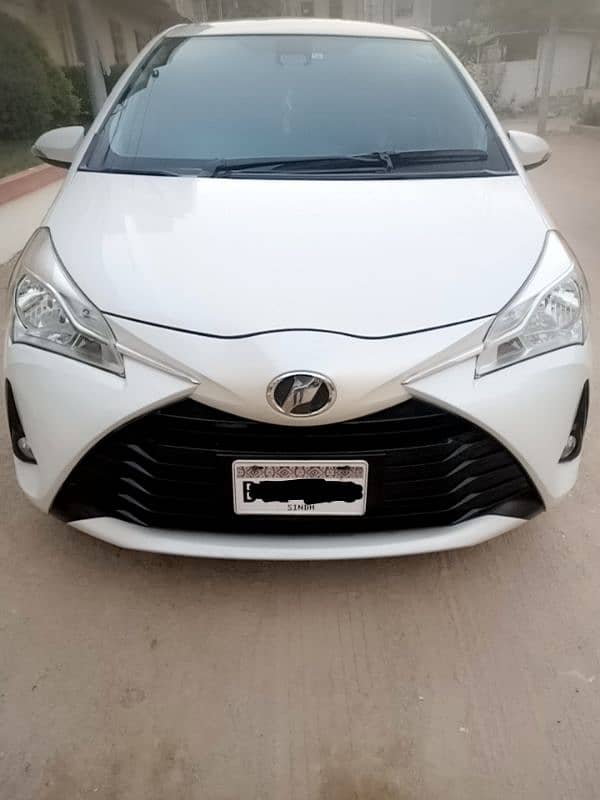 TOYOTA VITZ PEARL WHITE TOP OF THE LINE 5