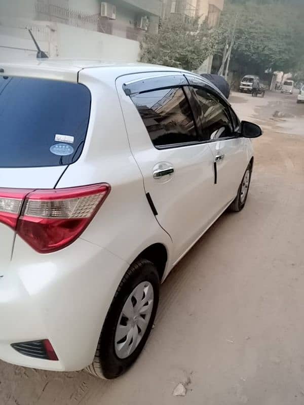 TOYOTA VITZ PEARL WHITE TOP OF THE LINE 11