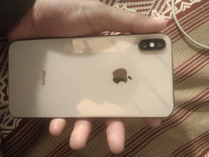 I Phone XS MaX Non PTA 256Gb WiTh Only Charging Cable 4