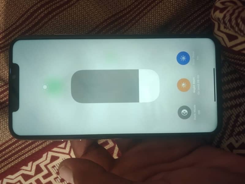 I Phone XS MaX Non PTA 256Gb WiTh Only Charging Cable 5