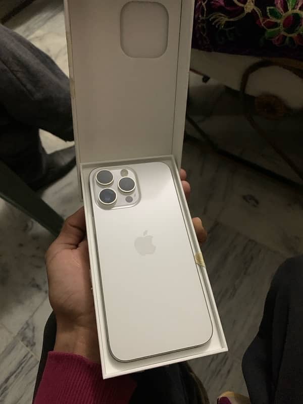 Apple Iphone 15 Pro Max 10