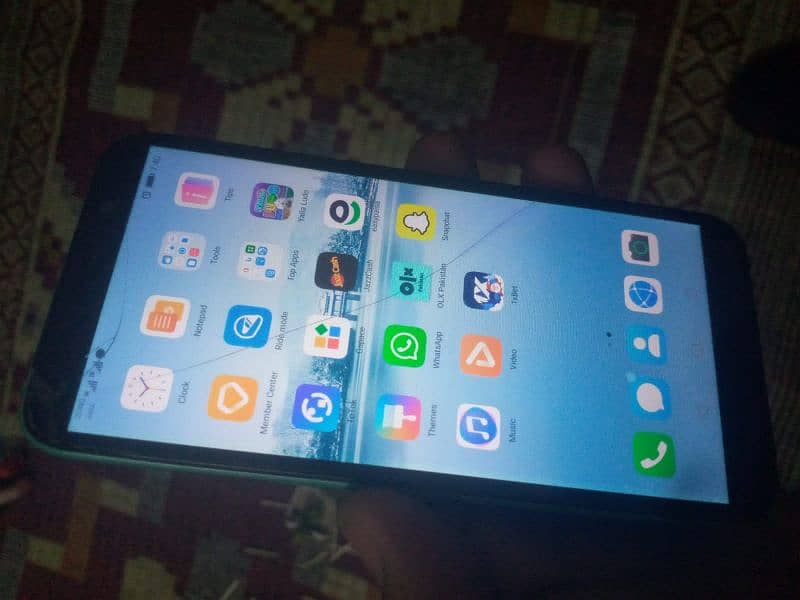 Huawei Y5. P 3