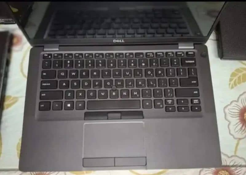 Dell Laptop Core i5 6th generation processor, 16 GB RAM aur 512 GB SSD 4