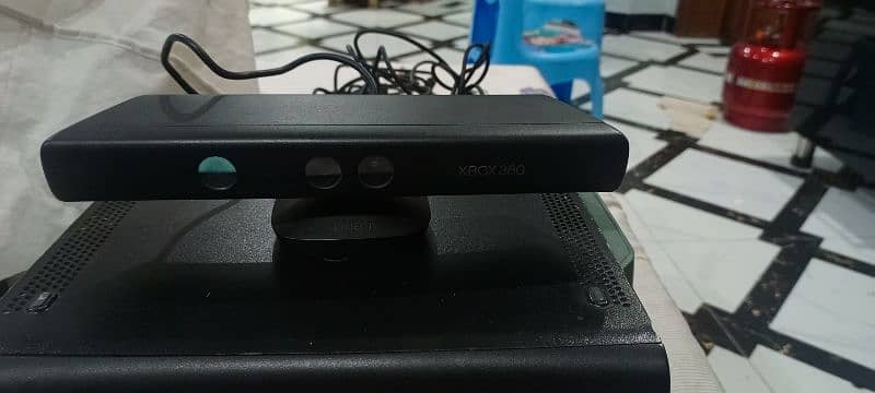 Xbox 320 + Xbox kinect 5