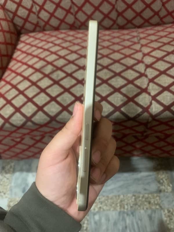 Realme C61 6/128 In warranty 10/10 use as new phone 3