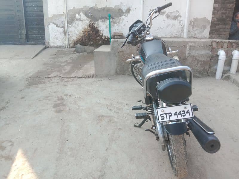 Honda 125 janion condition  2015 model black clor 2