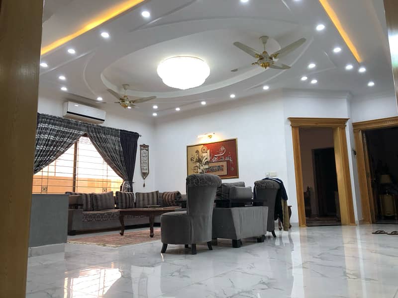 Full-Basement FULL-FURNISHED 1 Kanal House For Sale DHA Phase 5 Near PentaSquare Mall 4