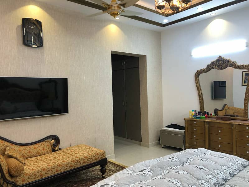 Full-Basement FULL-FURNISHED 1 Kanal House For Sale DHA Phase 5 Near PentaSquare Mall 11