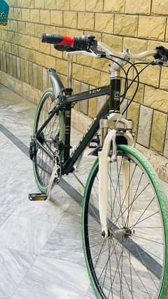 Road bicycle