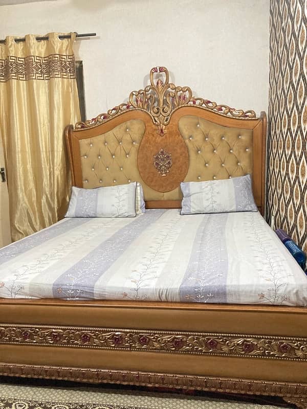 slightly used king size bed ,side table and dressing for sale 4