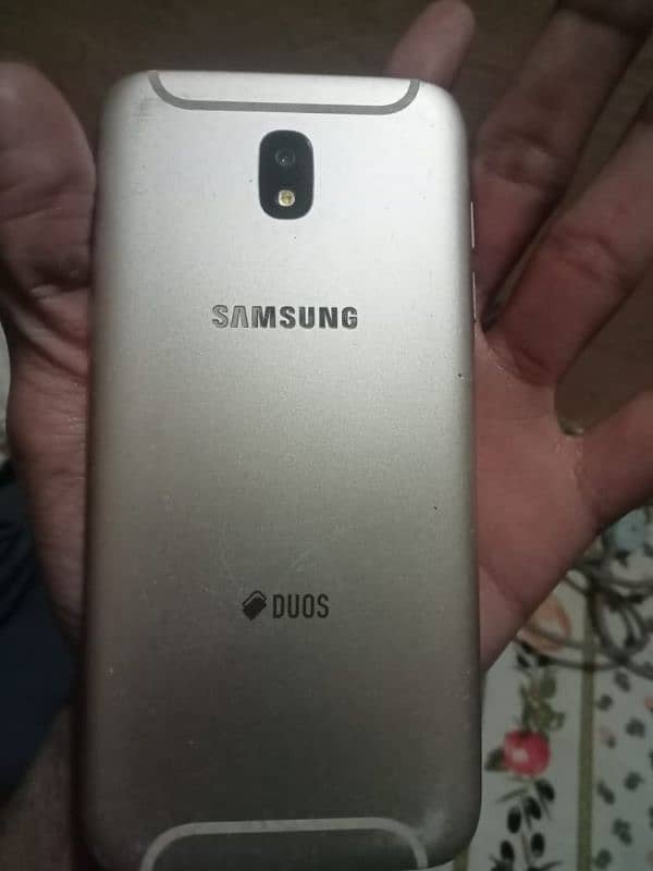 Samsung j5 pro  cdion ok hay pta approved hay 3