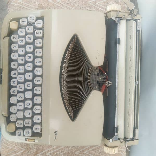 Typewriter | TP 1100 5