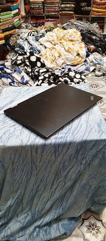 Lenovo X1 yoga i5 6th gen. 5