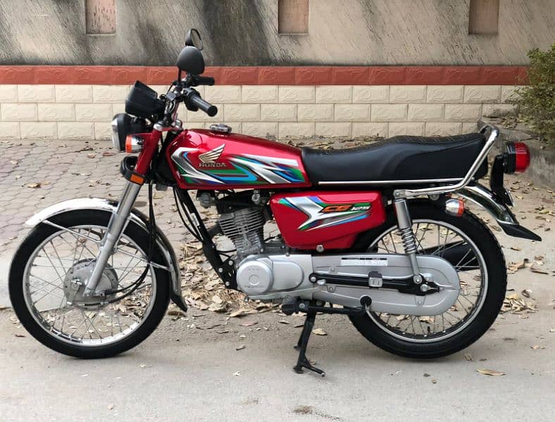 Honda 125 antique bike 1