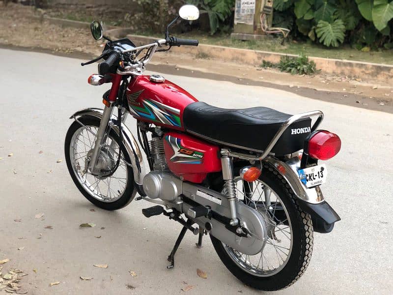 Honda 125 antique bike 3