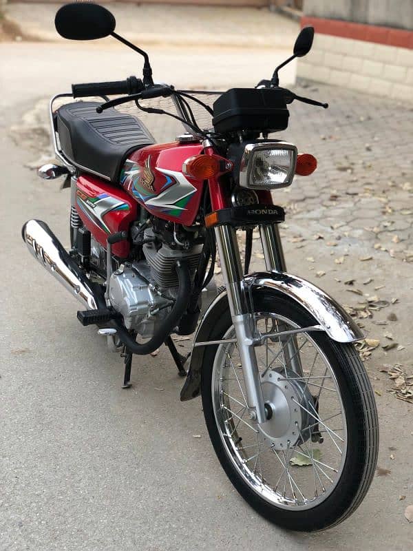 Honda 125 antique bike 5