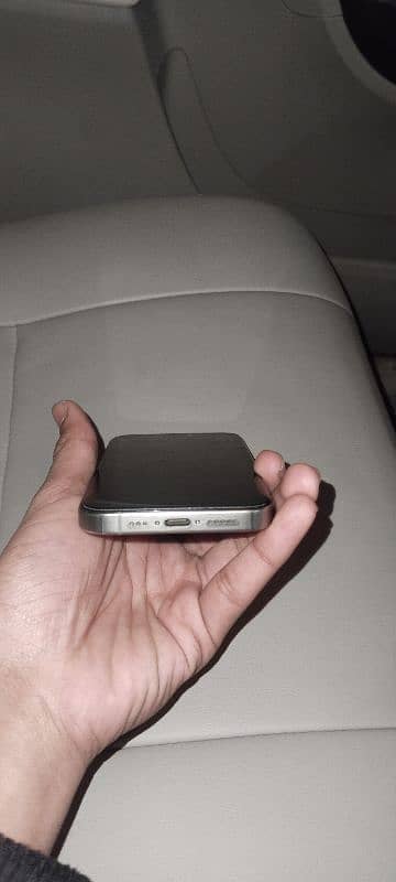 iPhone 15 pro jv 256 GB natural titanium 1