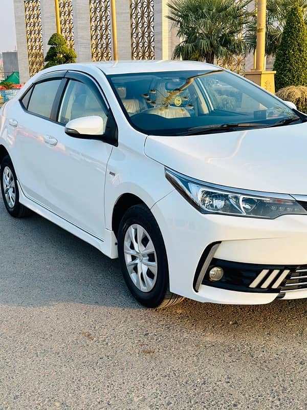 Toyota Corolla GLI 2018 special edition super white b2b 100% 8