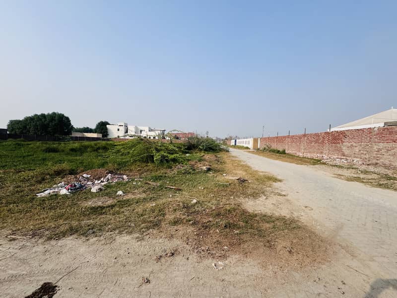 8 Kanal Corner Plot For Farm House Or Residence Available On barki Road Near Foji Foundation 1