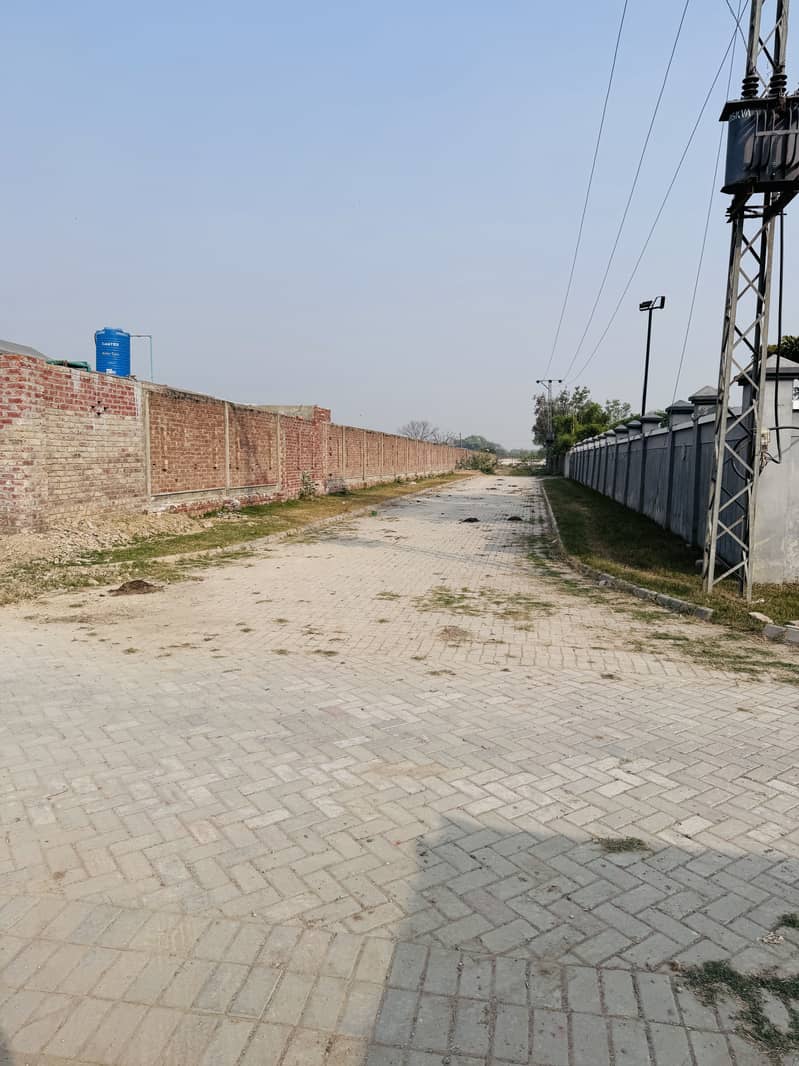 8 Kanal Corner Plot For Farm House Or Residence Available On barki Road Near Foji Foundation 3