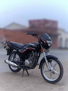 Suzuki 110s Black Colour