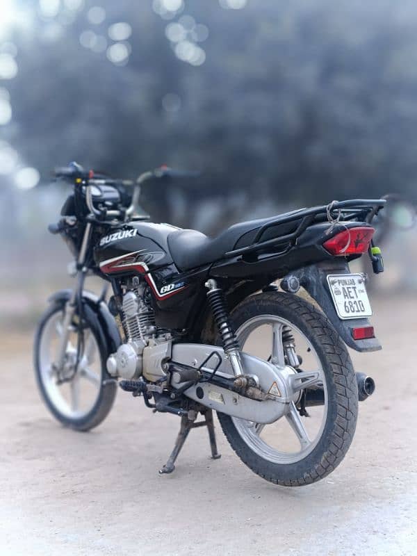 Suzuki 110s Black Colour 4