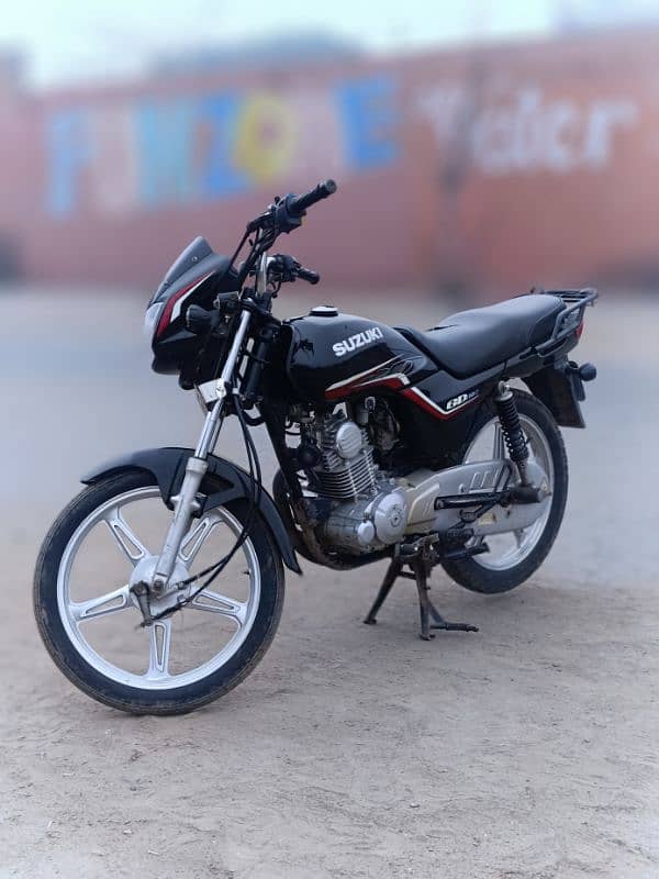 Suzuki 110s Black Colour 11