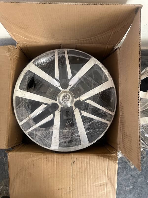 Rivo orignal alloye rims 1