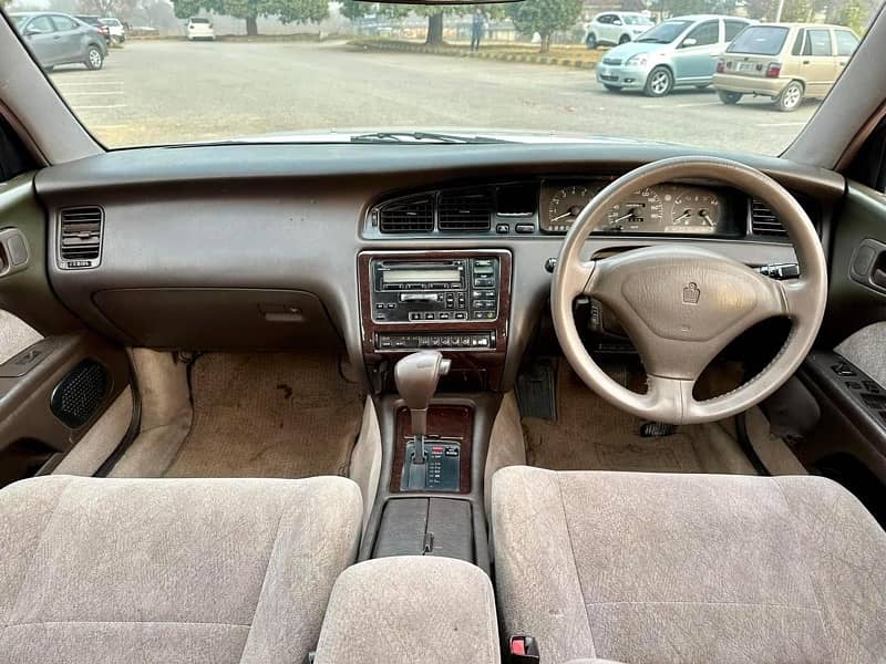 Toyota Crown 1990 8