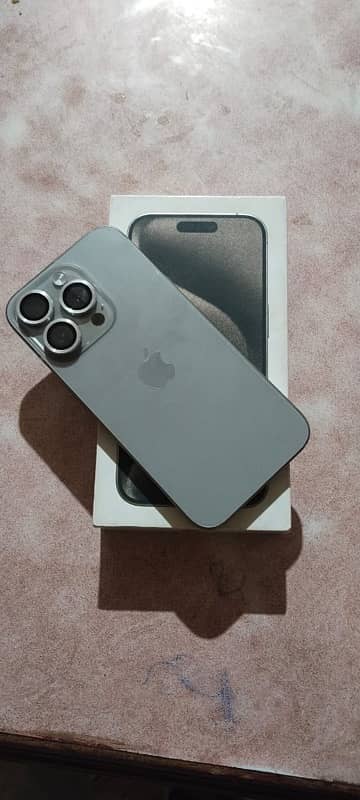 iPhone 15 pro jv 256 GB natural titanium 0