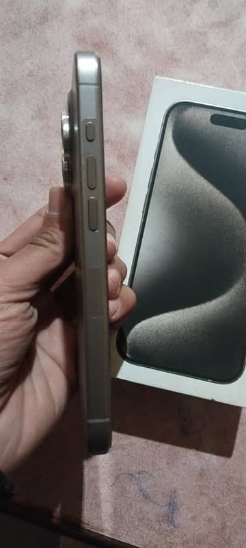 iPhone 15 pro jv 256 GB natural titanium 2