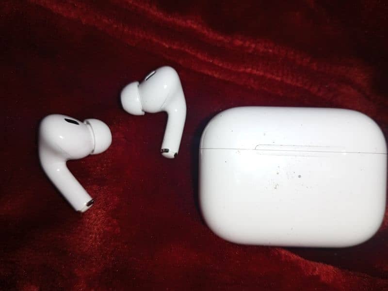 Earbuds Brand New with cover 4