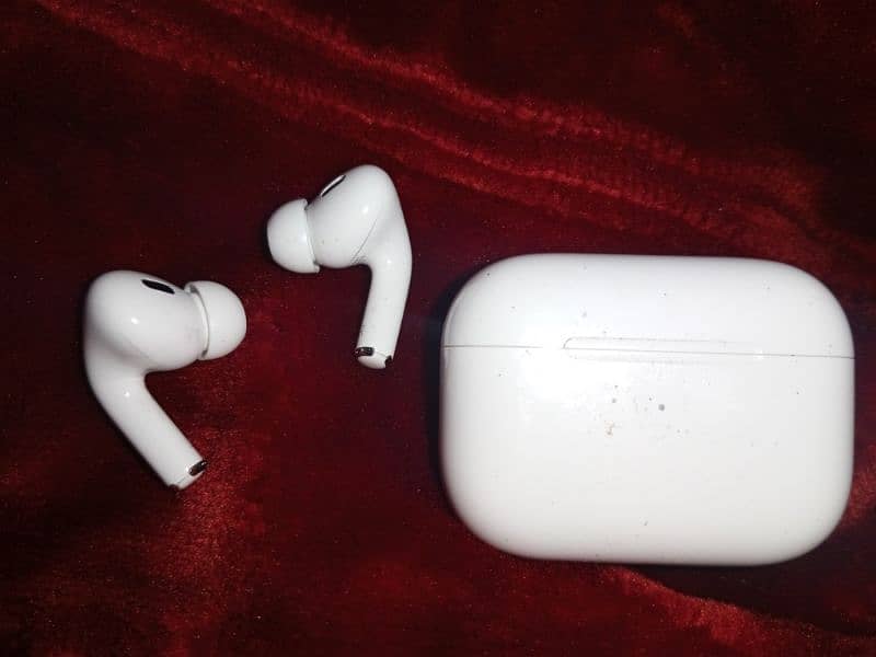 Earbuds Brand New with cover 5