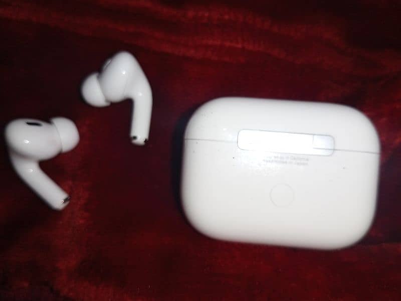 Earbuds Brand New with cover 6