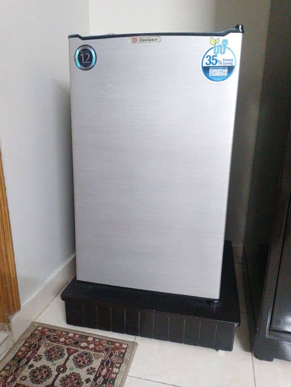 single door room fridge refrigerator 0