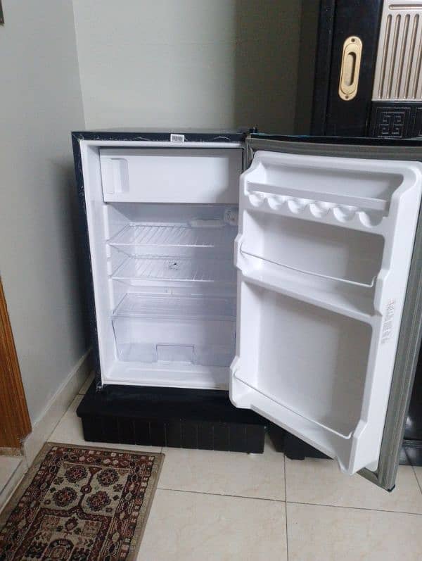 single door room fridge refrigerator 3