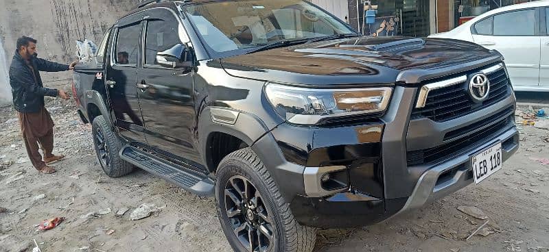 Toyota Hilux 2008 convert 2024 roco glod color Black rap 0