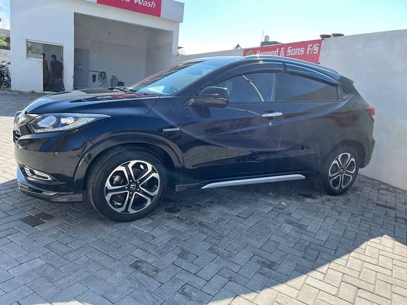 Honda Vezel 2016 Black 4