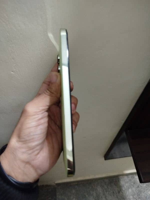 Vivo Y100 10/10 condition 9 Month warranty 1